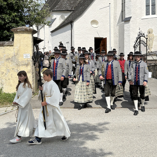 Auszug, am Weg zur Agape und fotografieren